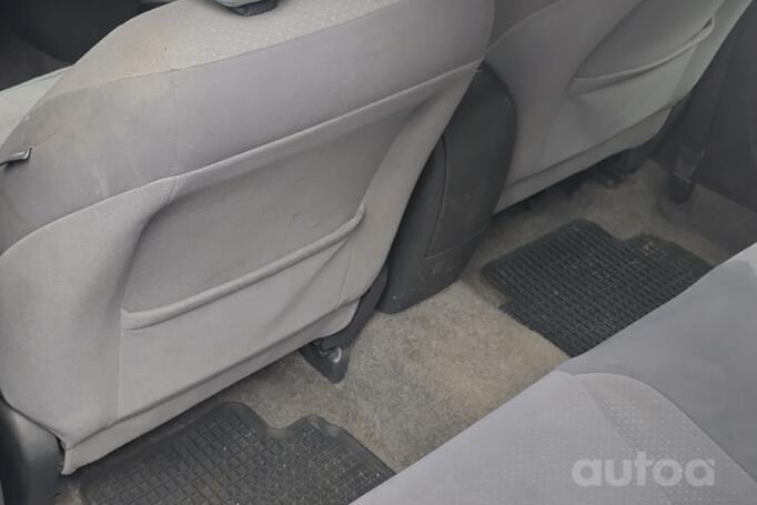 Toyota Prius 2 generation Hatchback