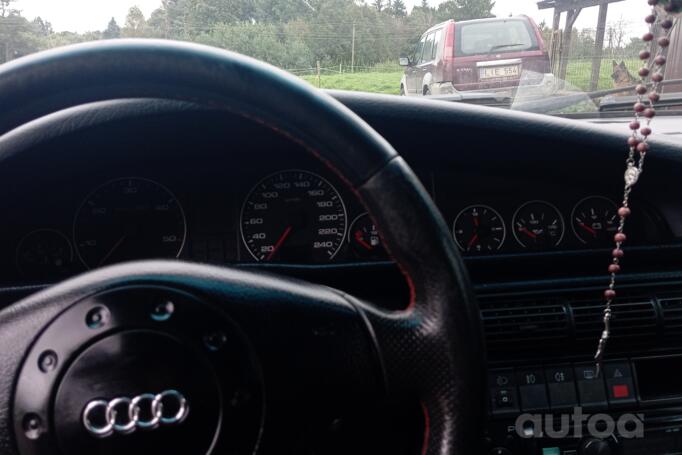 Audi A6 A4/C4 Sedan