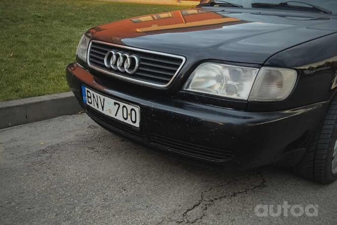Audi A6 A4/C4 Sedan