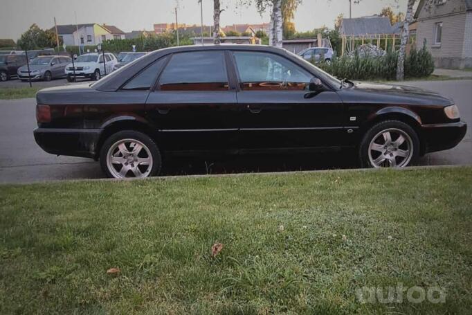 Audi A6 A4/C4 Sedan