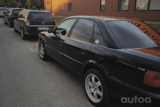 Audi A6 A4/C4 Sedan