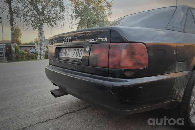 Audi A6 A4/C4 Sedan
