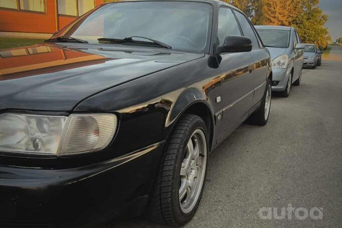 Audi A6 A4/C4 Sedan