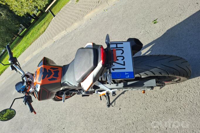KTM Duke