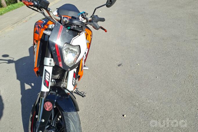 KTM Duke