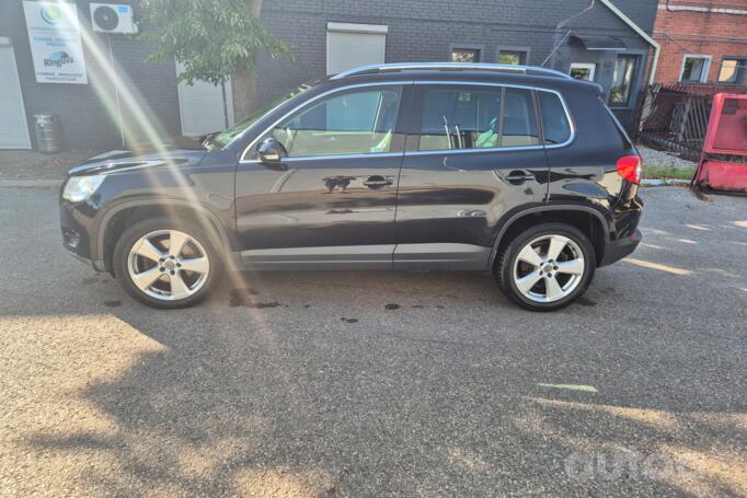 Volkswagen Tiguan 1 generation Crossover