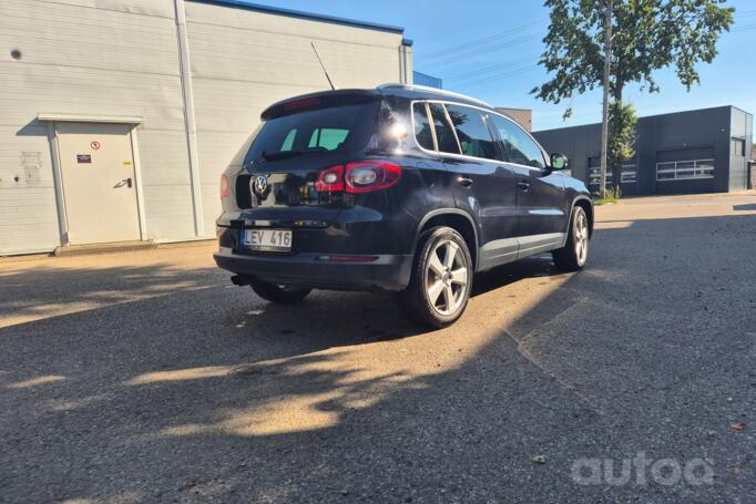 Volkswagen Tiguan 1 generation Crossover