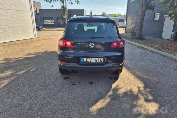 Volkswagen Tiguan 1 generation Crossover