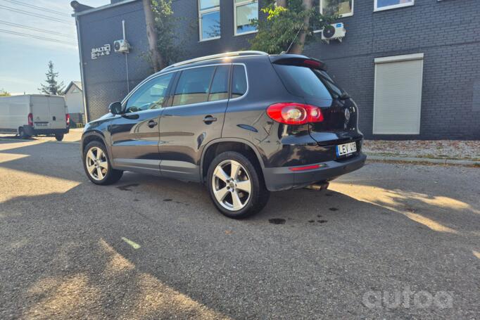 Volkswagen Tiguan 1 generation Crossover