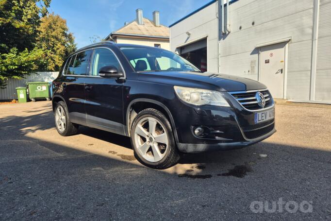 Volkswagen Tiguan 1 generation Crossover