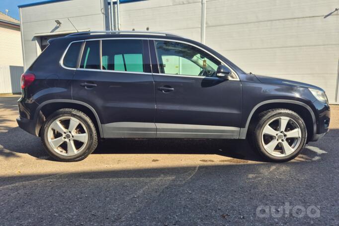 Volkswagen Tiguan 1 generation Crossover