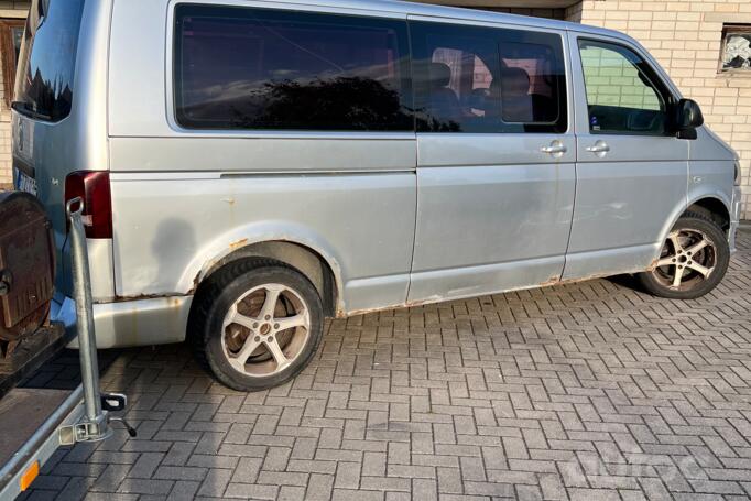 Volkswagen Transporter T5 Minivan 4-doors