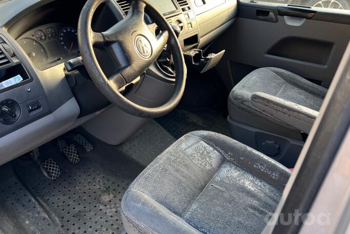 Volkswagen Transporter T5 Minivan 4-doors