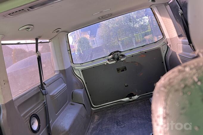 Volkswagen Transporter T5 Minivan 4-doors