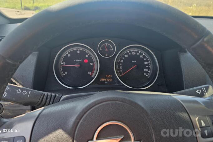 Opel Astra H Hatchback
