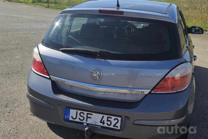 Opel Astra H Hatchback
