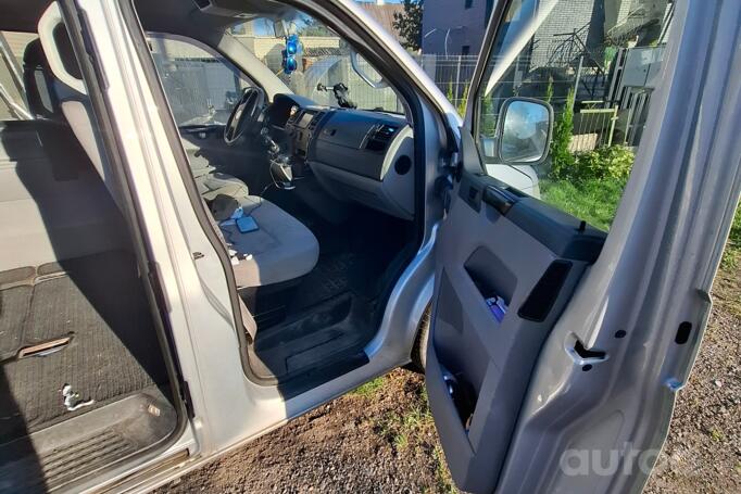 Volkswagen Transporter T5 Minivan 4-doors