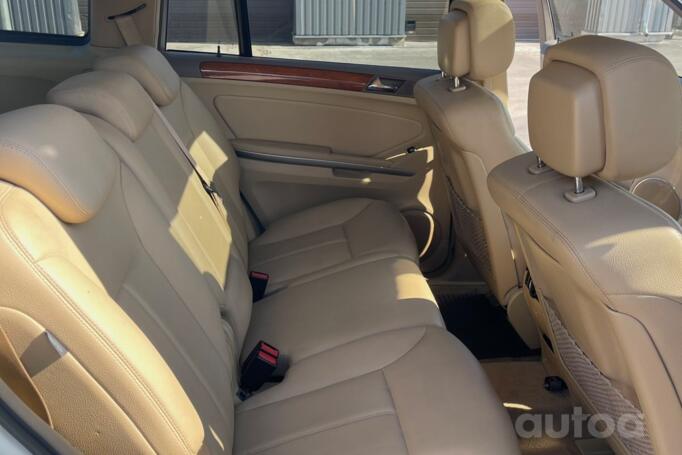 Mercedes-Benz GL-Class X164 SUV