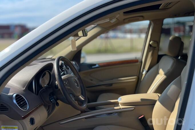 Mercedes-Benz GL-Class X164 SUV