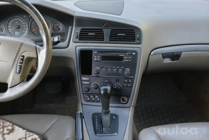 Volvo V70 2 generation [restyling] R wagon 5-doors