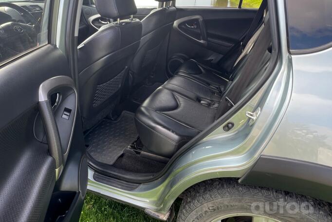Toyota RAV4 3 generation Crossover