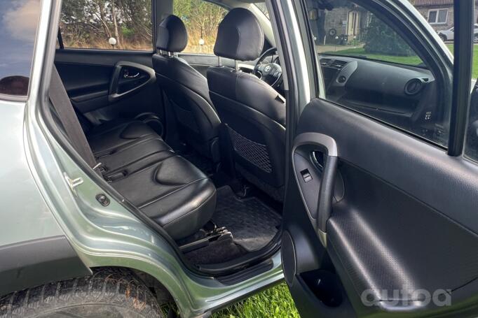 Toyota RAV4 3 generation Crossover