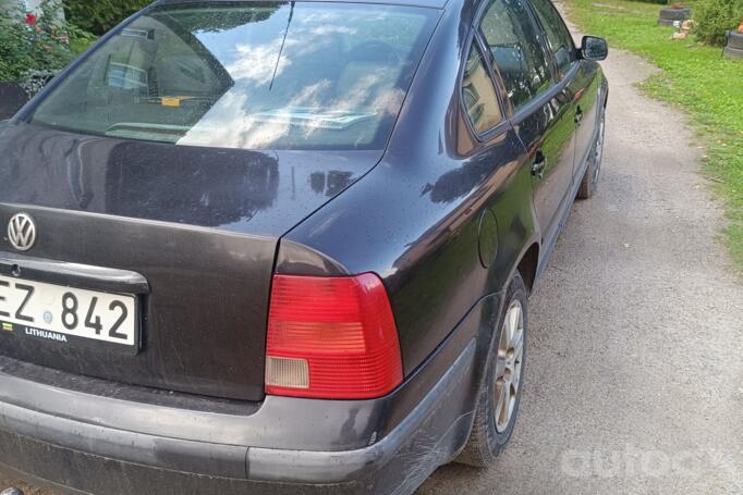 Volkswagen Passat B5 Sedan 4-doors