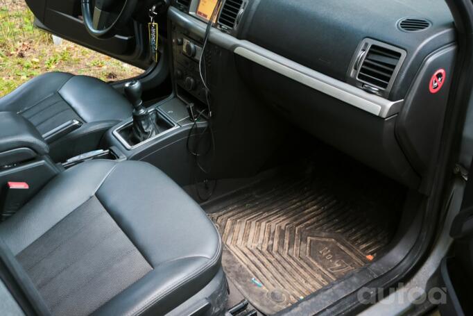 Opel Vectra C [restyling] wagon 5-doors