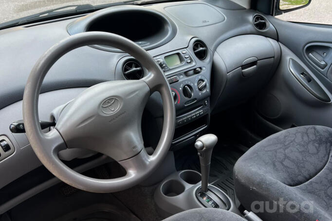 Toyota Yaris 1 generation
