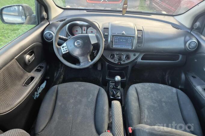 Nissan Note E11 Hatchback