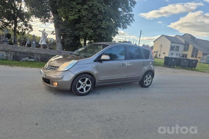 Nissan Note E11 Hatchback