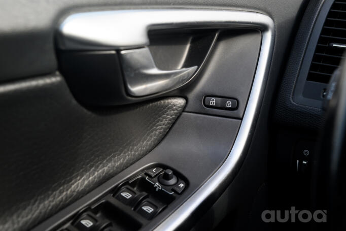 Volvo XC60 1 generation Crossover