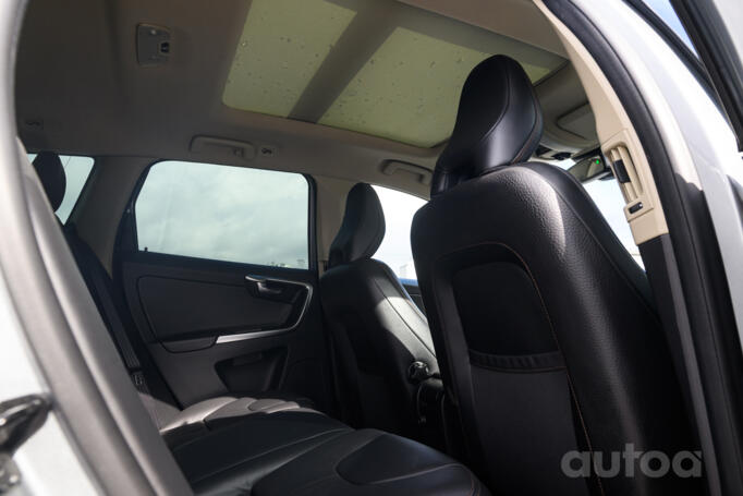 Volvo XC60 1 generation Crossover