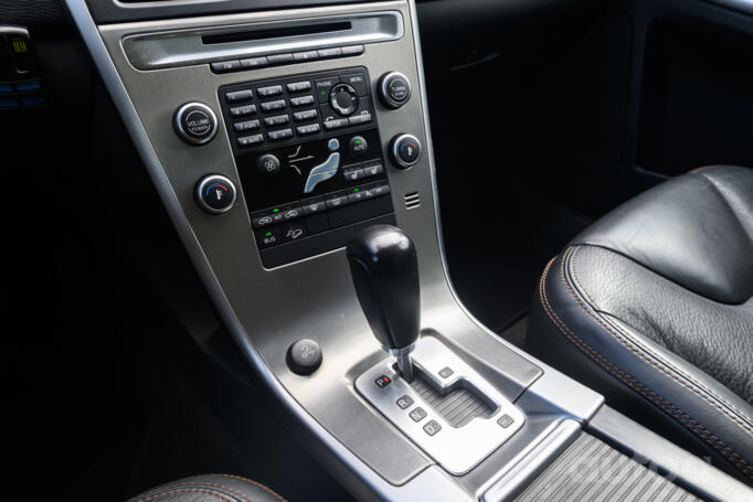 Volvo XC60 1 generation Crossover