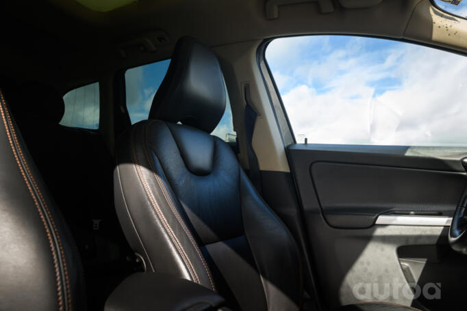 Volvo XC60 1 generation Crossover