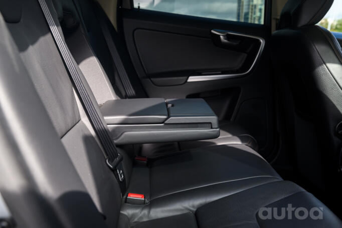 Volvo XC60 1 generation Crossover
