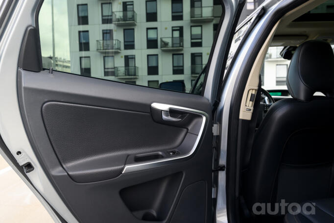 Volvo XC60 1 generation Crossover