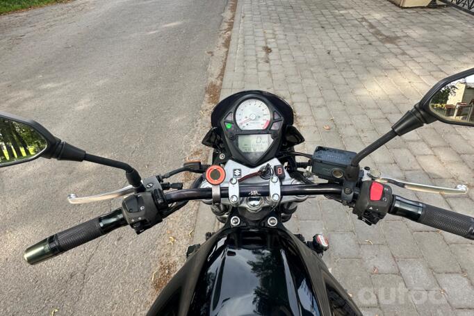 Suzuki SV