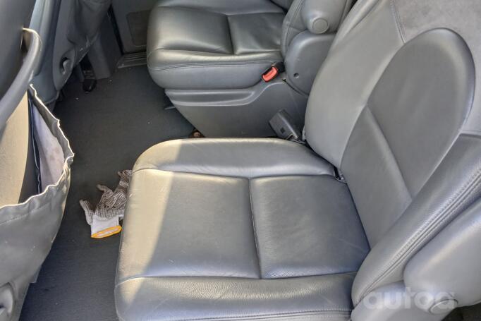 Chrysler Voyager 4 generation [restyling] Minivan