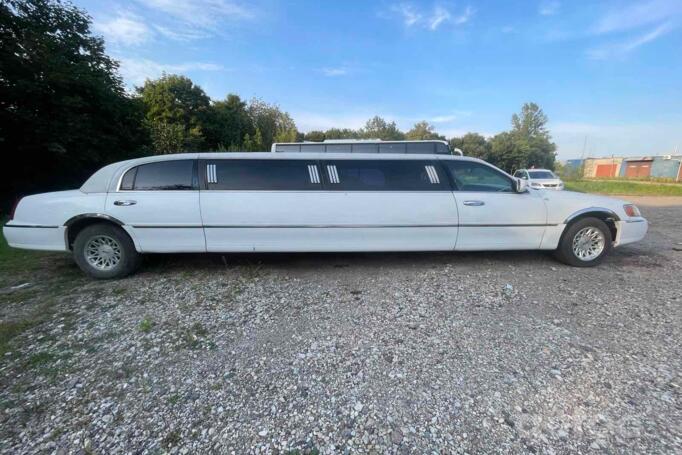 Lincoln Town Car 3 generation Stretch Limousine