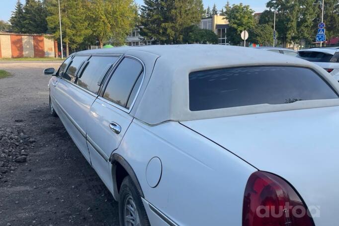 Lincoln Town Car 3 generation Stretch Limousine