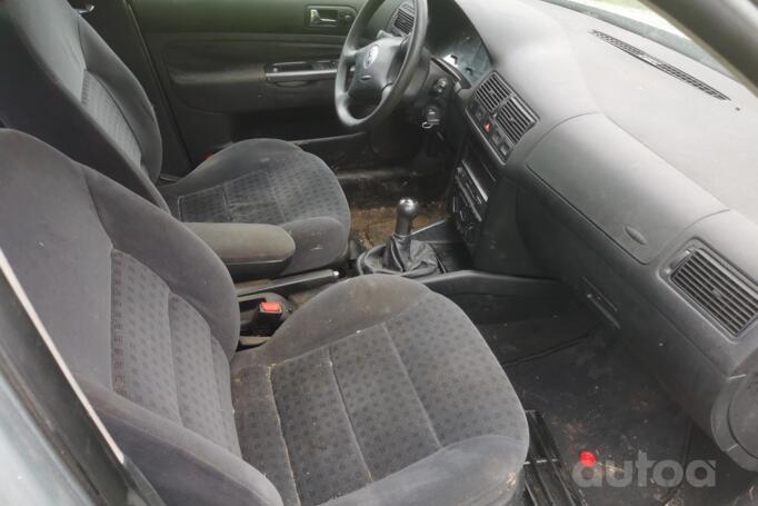 Volkswagen Golf 4 generation Hatchback 5-doors