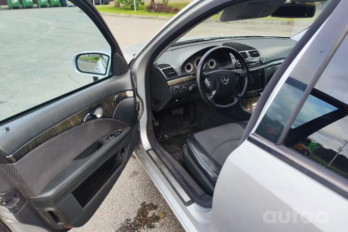 Mercedes-Benz E-Class W211 Sedan