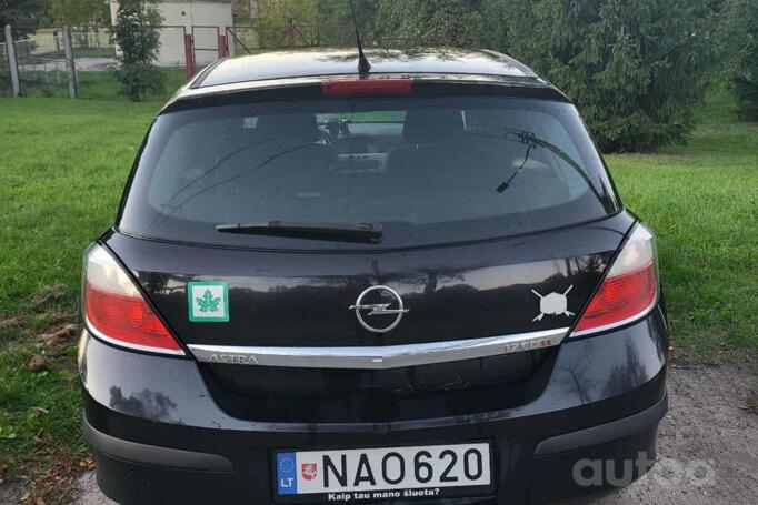 Opel Astra H Hatchback