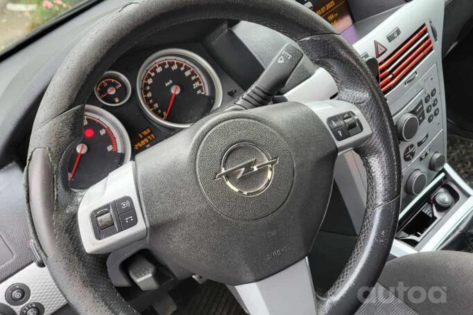 Opel Astra H Hatchback