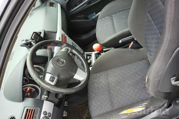 Opel Astra H Hatchback