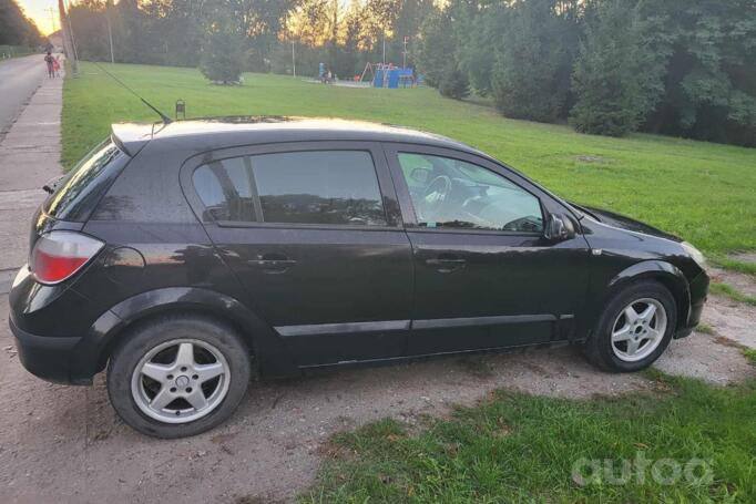 Opel Astra H Hatchback