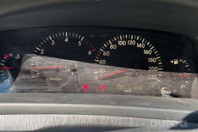 Toyota Corolla Verso 1 generation Minivan