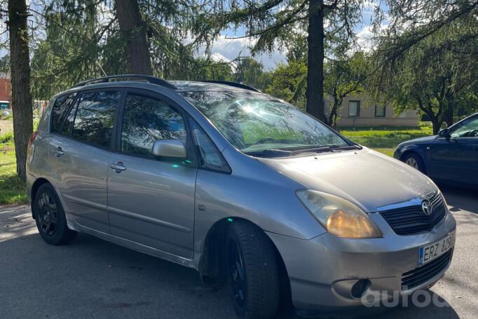 Toyota Corolla Verso 1 generation Minivan