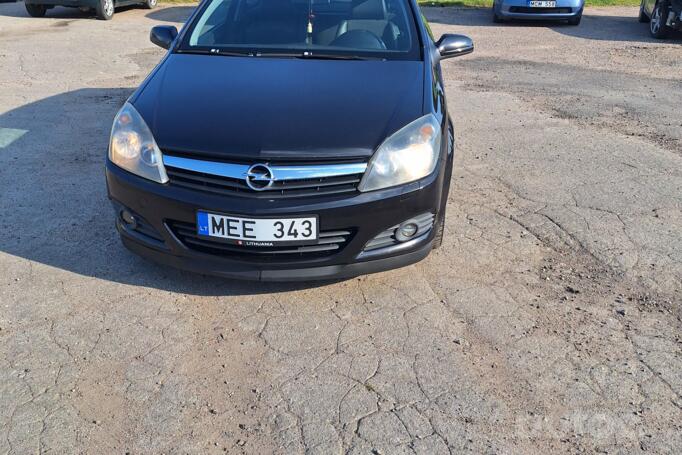 Opel Astra H Hatchback